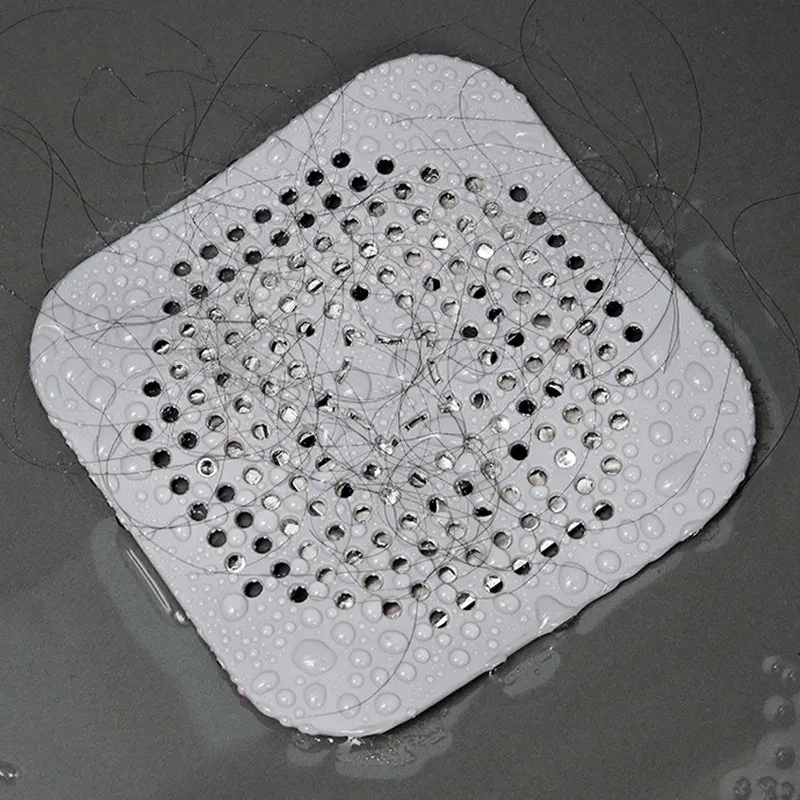 Filtre d'évacuation en silicone posé dans un évier