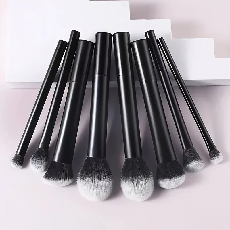 Ensemble de 8 pinceaux de maquillage faciles à nettoyer, poils synthétiques doux et sans cruauté, pour fond de teint, blush et fard à paupières 2