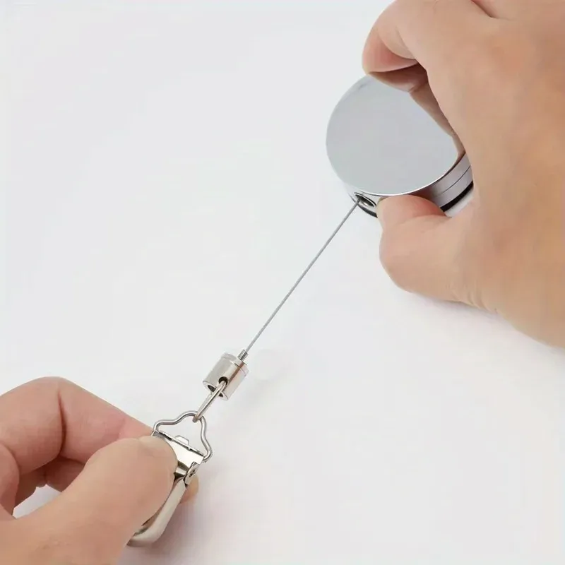Porte-serviettes rétractable à rappel automatique, avec clips robustes, pour usage domestique et hôtelier, auto-adhésif 4