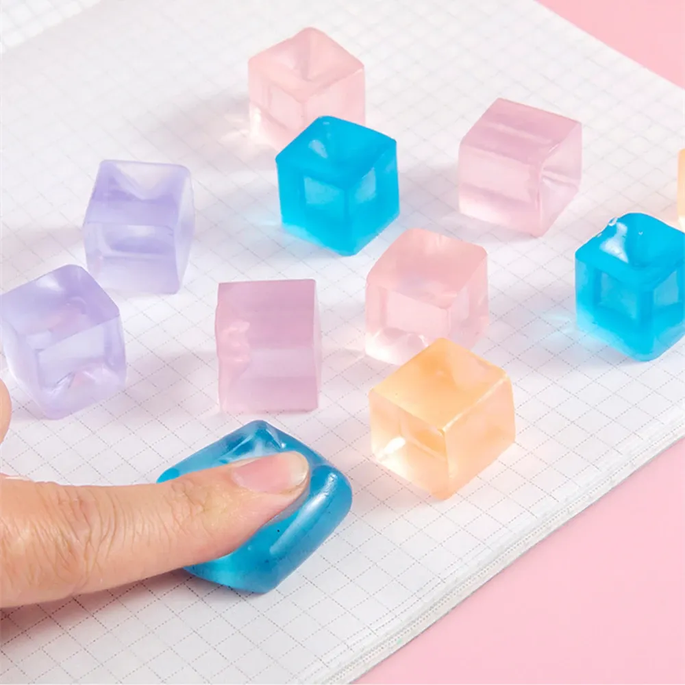 Lot de 10 à 30 cubes de glace souples anti-stress 1,8 cm, jouets de décompression pour enfants et adultes, idéaux comme cadeaux ou pour fêtes d'anniversaire, piñatas et carnavals 2