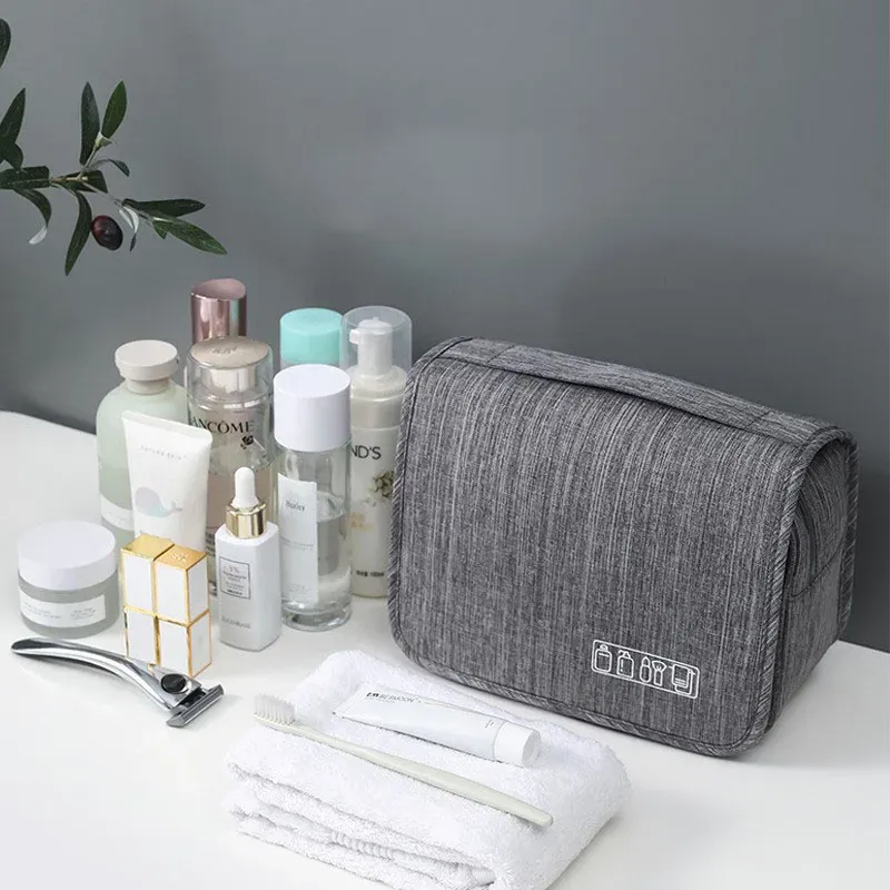 Trousse de toilette de voyage premium, mise en situation