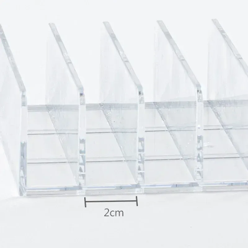Détail de l'organisateur de maquillage transparent