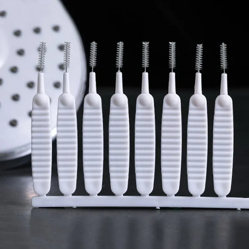 Nettoyage des grilles de haut-parleurs