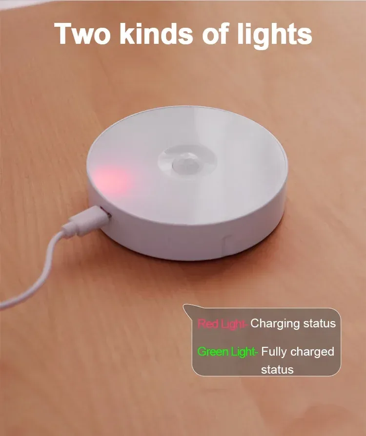 Lampe à détecteur de mouvement LED éclairant un couloir
