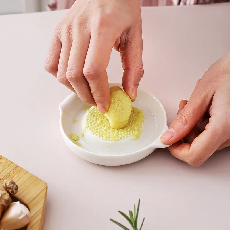 Râpe manuelle en céramique au design épuré, outil de cuisine portable, blanc, Gar1995Masher 1