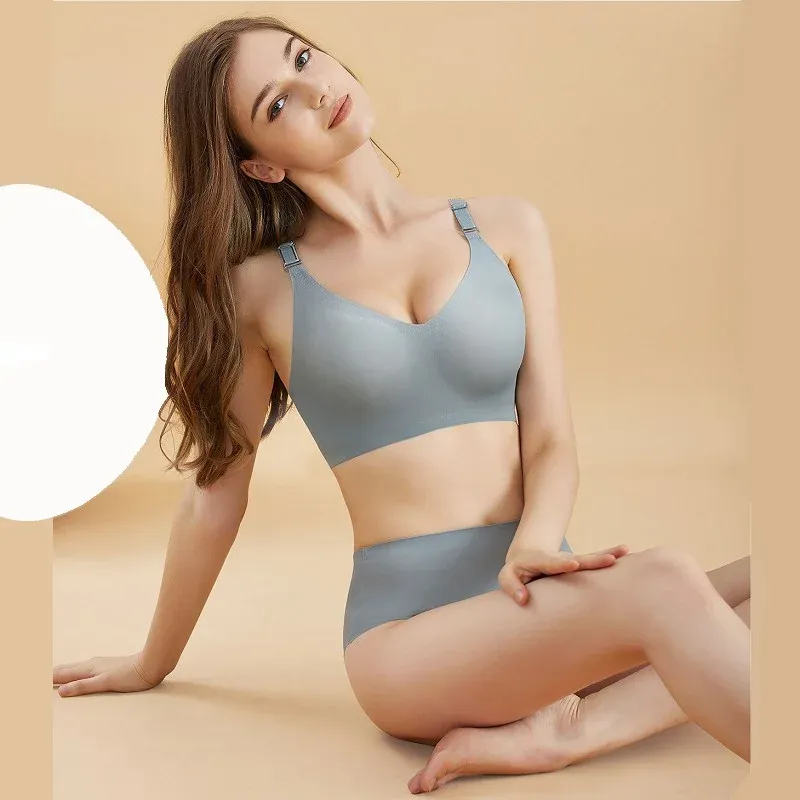 Soutien-gorge sans couture à décolleté en V profond, effet push-up, sans armatures, doux et confortable 2
