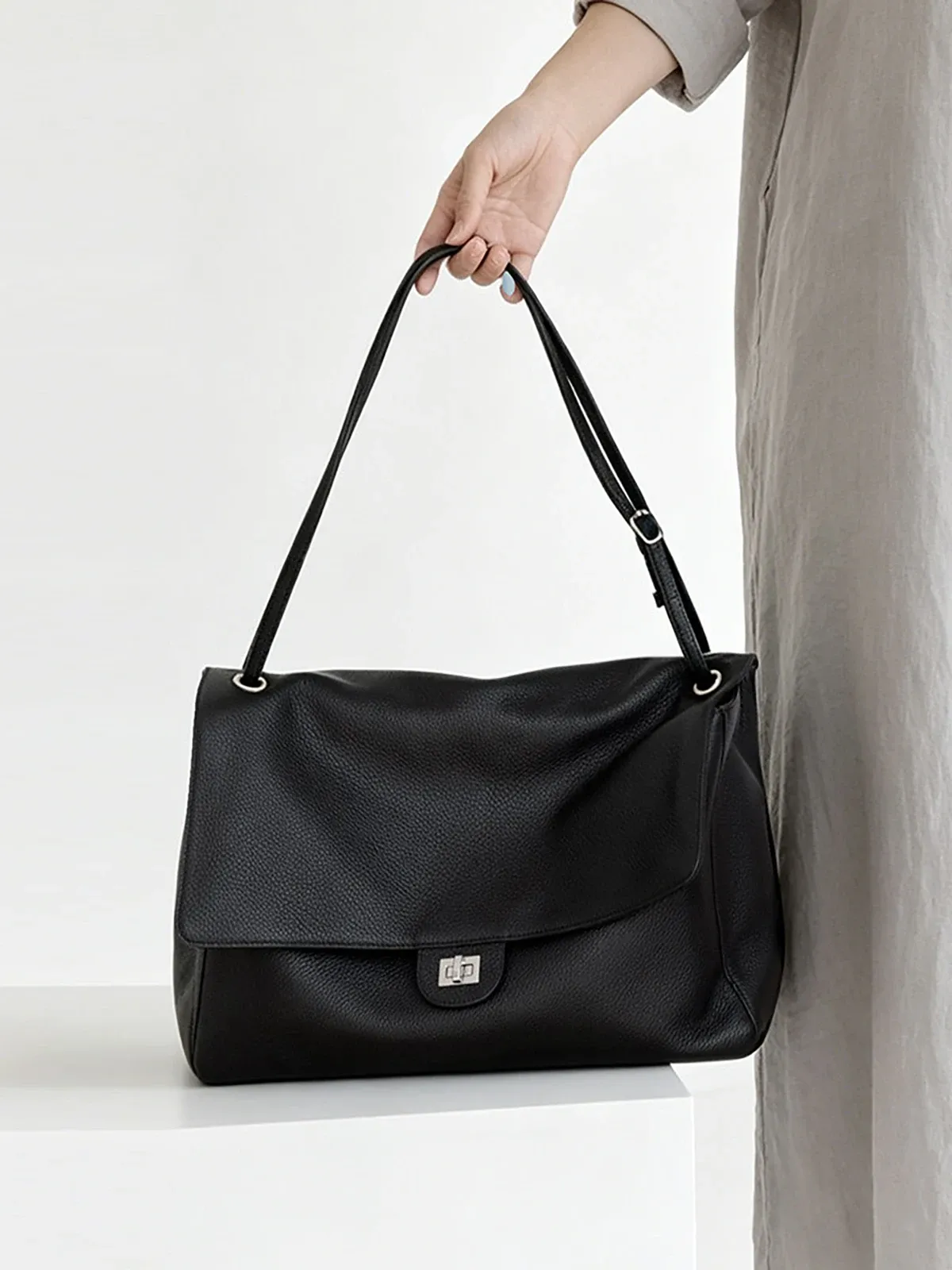 Sac bandoulière en cuir véritable pour femme, grande capacité, sac fourre-tout en cuir de vachette tendance pour le quotidien, style luxe, collection 2026 2