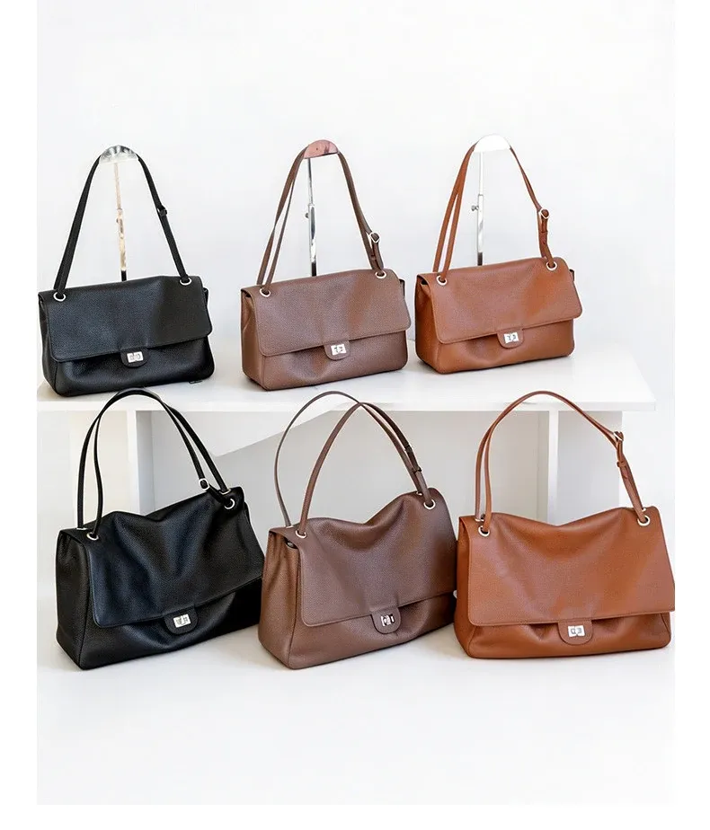 Vue d'ensemble du sac à bandoulière en cuir