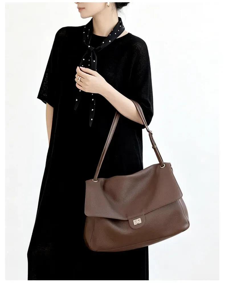 Sac en cuir en mise en situation