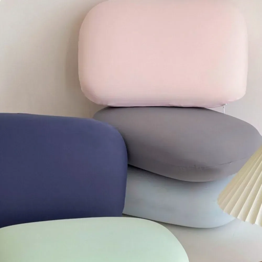 Oreiller de sieste Macaron, en utilisation