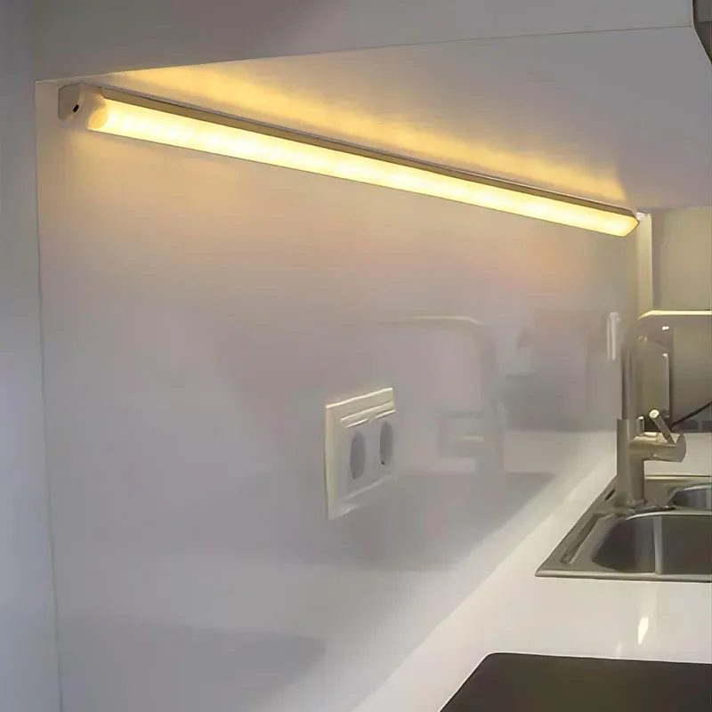 Bande lumineuse LED magnétique, ambiance chaleureuse
