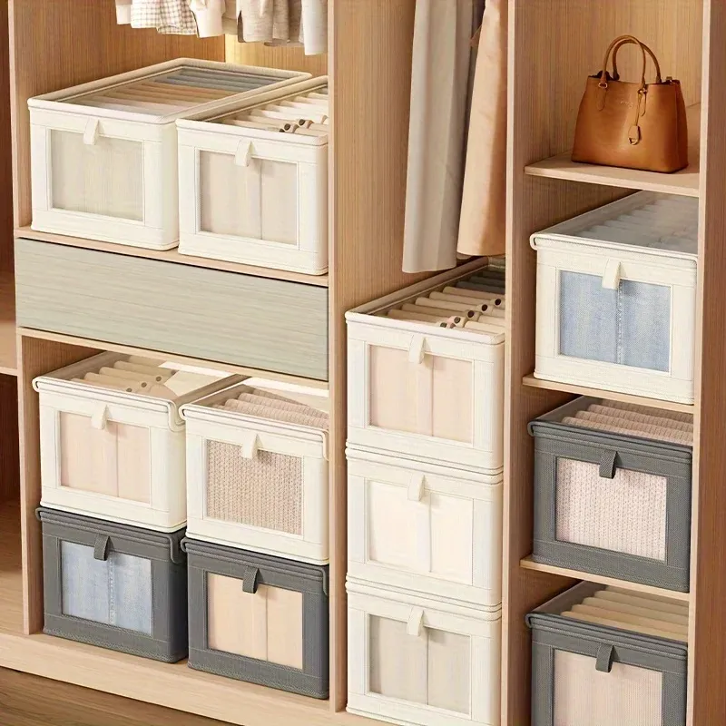 Organisation du placard avec boîtes de rangement