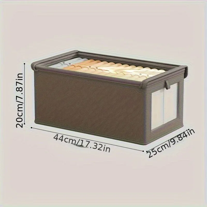 Boîte de rangement en toile dans un placard organisé