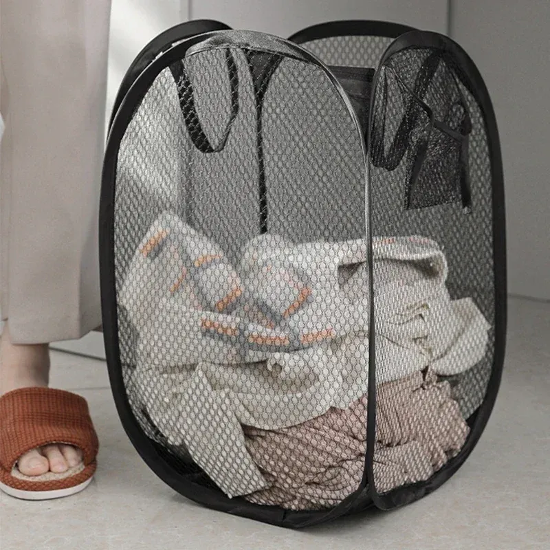Détail de la structure ventilée du panier à linge