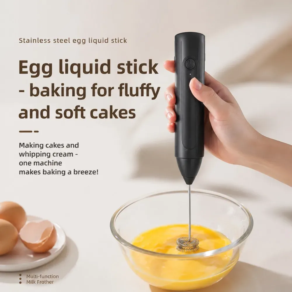Mousseur à café, en action