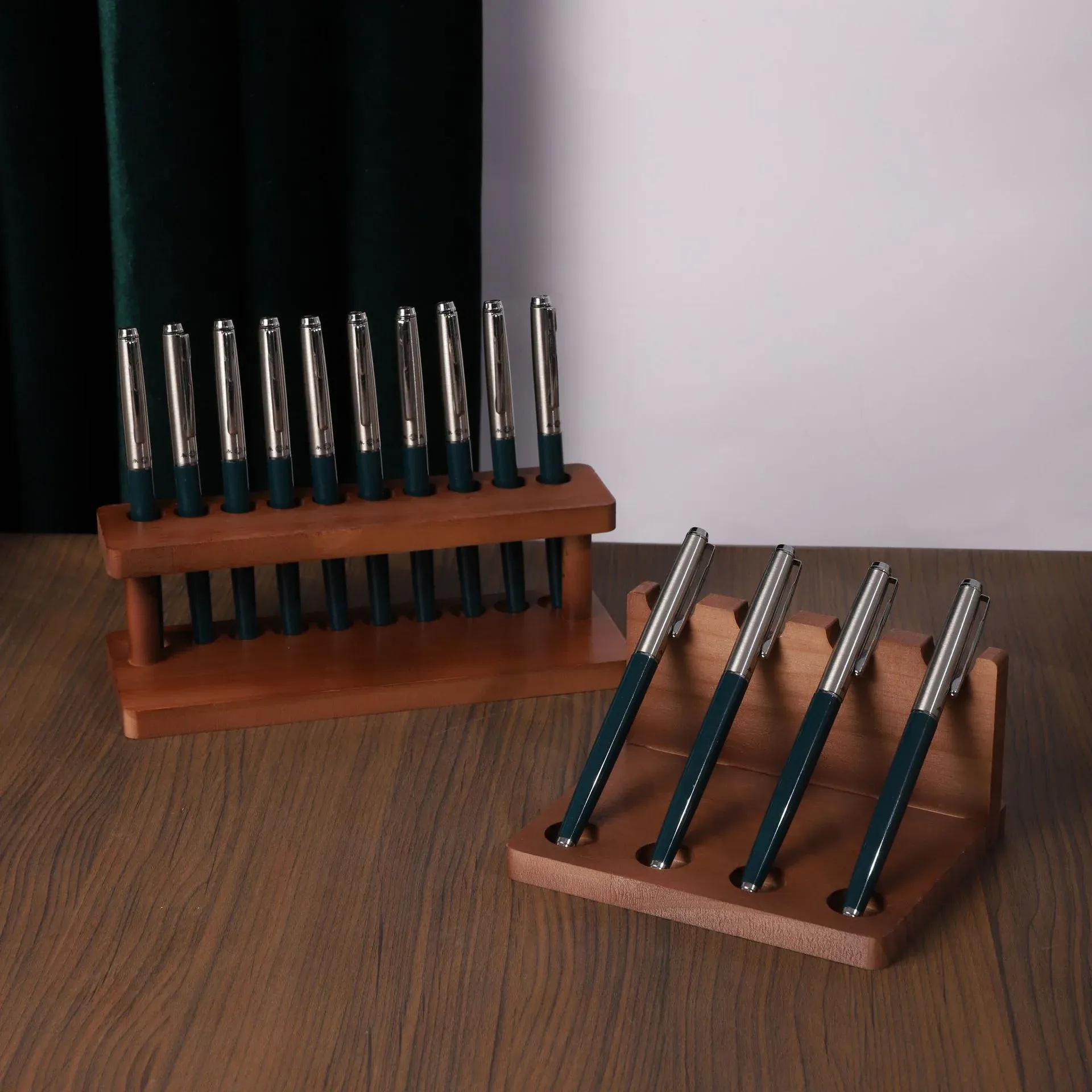 Organisateur de bureau multifonction en bois couleur noyer, porte-stylos et support pour téléphone - Image 1