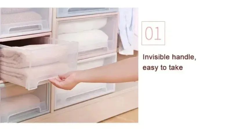 Boîte de rangement transparente dans un dressing