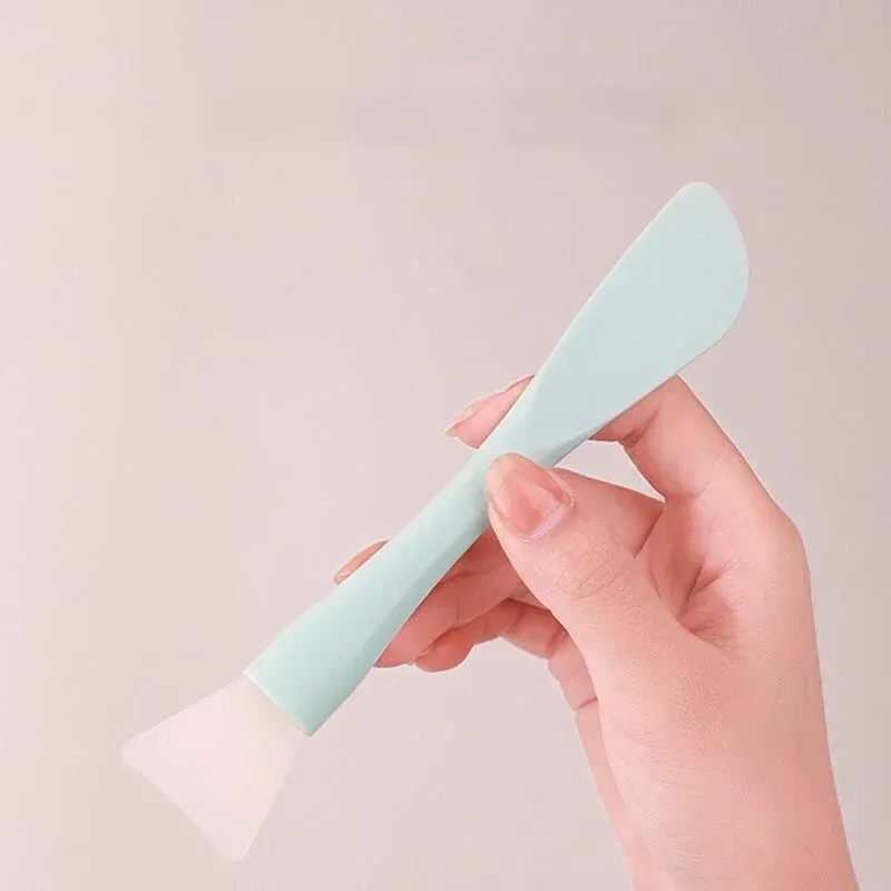 Brosse à masque facial en silicone, tête souple avec grattoir intégré, brosse double usage pour application de masque boue, outil de beauté, lot de 1 pièce 4