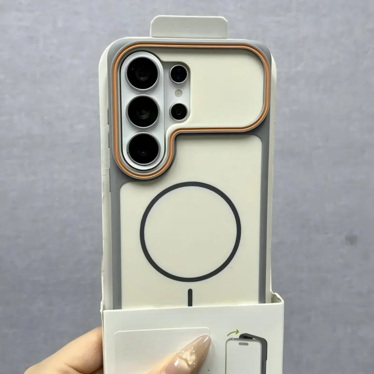 Coque en silicone givré en situation d'utilisation