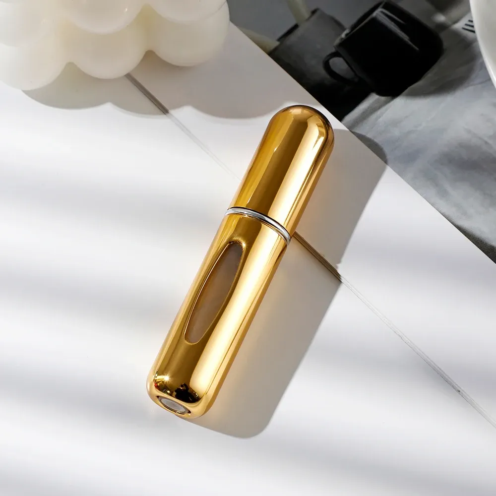Ensemble de bouteilles de parfum de voyage finies