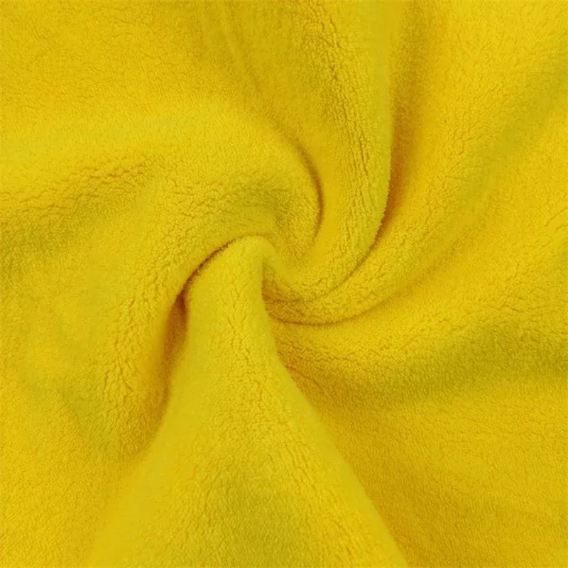 Serviette microfibre pour soins automobiles