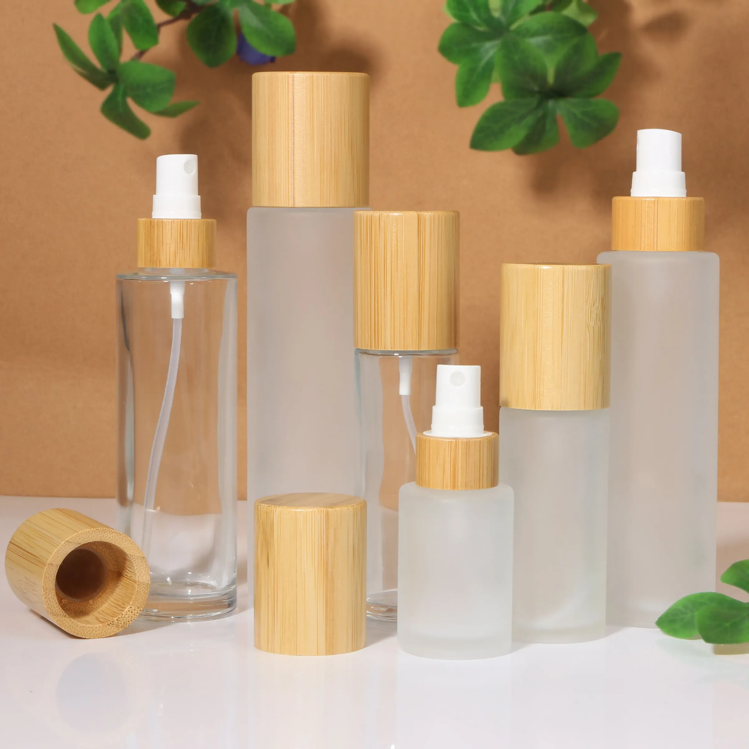 Flacon vaporisateur en verre dépoli avec couvercle en bambou, brumisateur à brume fine pour parfum liquide - Image 1