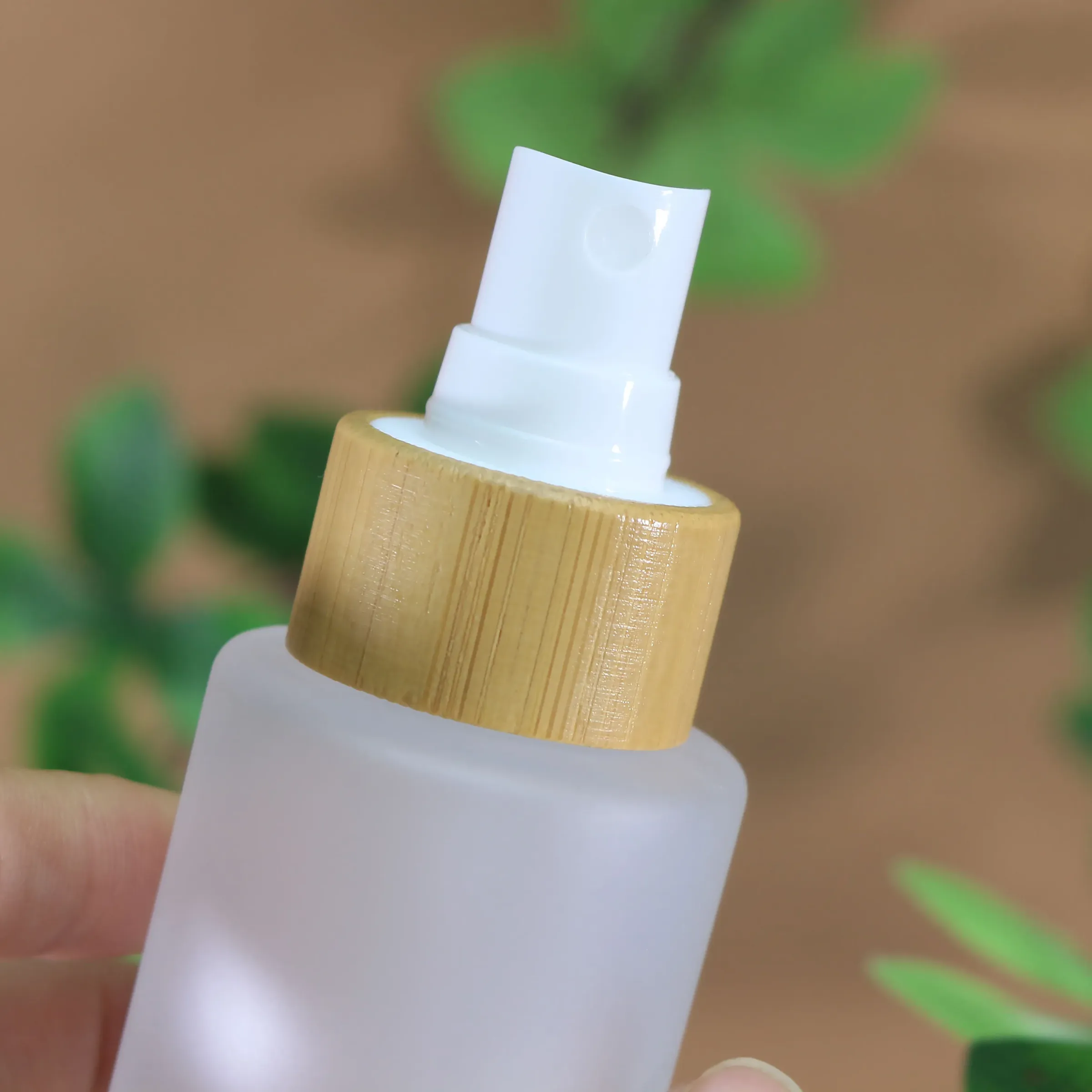 Flacon vaporisateur en verre dépoli avec couvercle en bambou, brumisateur à brume fine pour parfum liquide 6