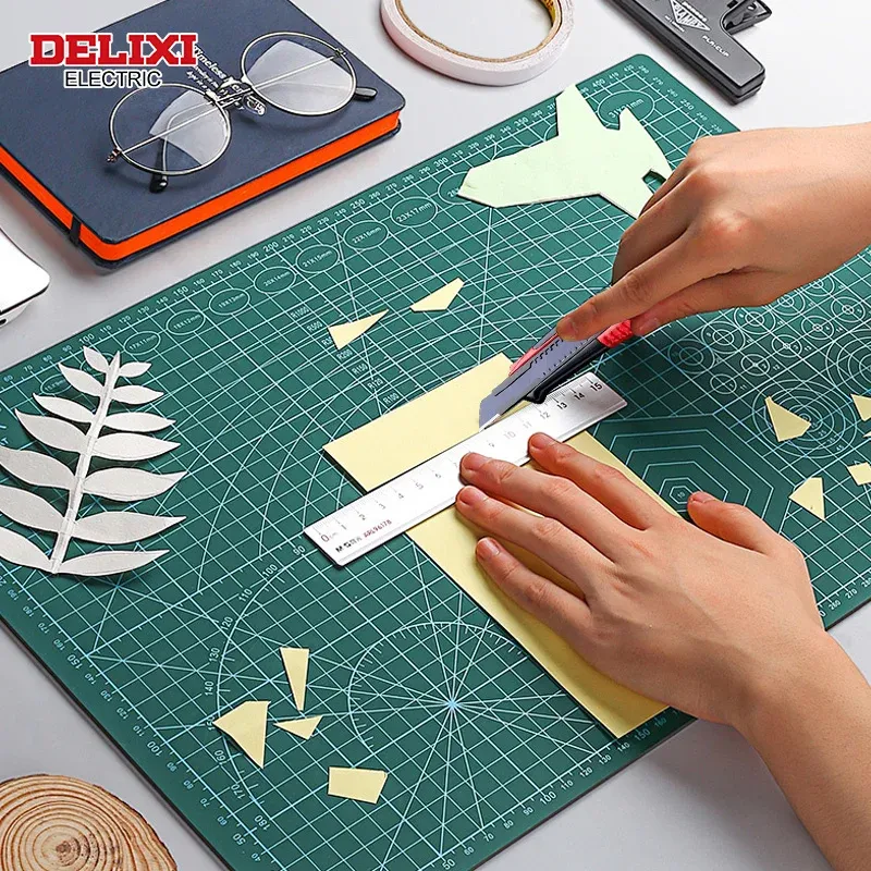 Couteau utilitaire DELIXI ELECTRIC à lame rétractable en acier SK5 remplaçable, pour une coupe nette du papier, du tissu, du bois, du caoutchouc et du plastique 4
