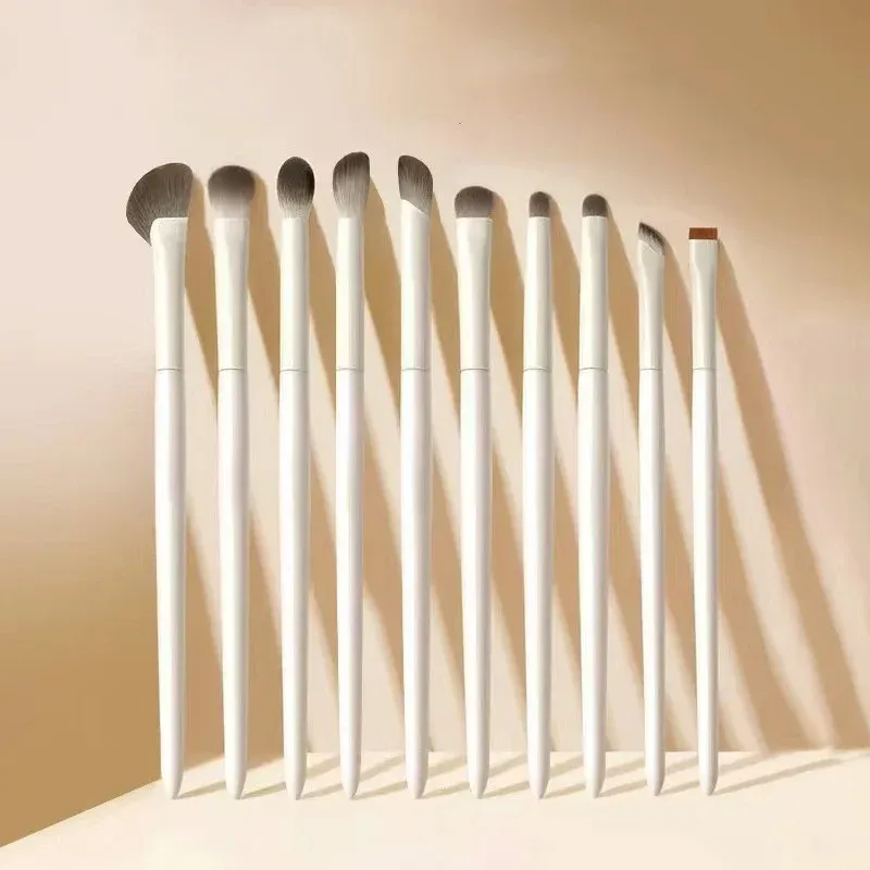5/8/10 pièces Pinceaux de maquillage pour les yeux naturels, ensemble détail fard à paupières, pinceau de maquillage blanc ultra doux, outil de maquillage pour fard à paupières et eyeliner 2