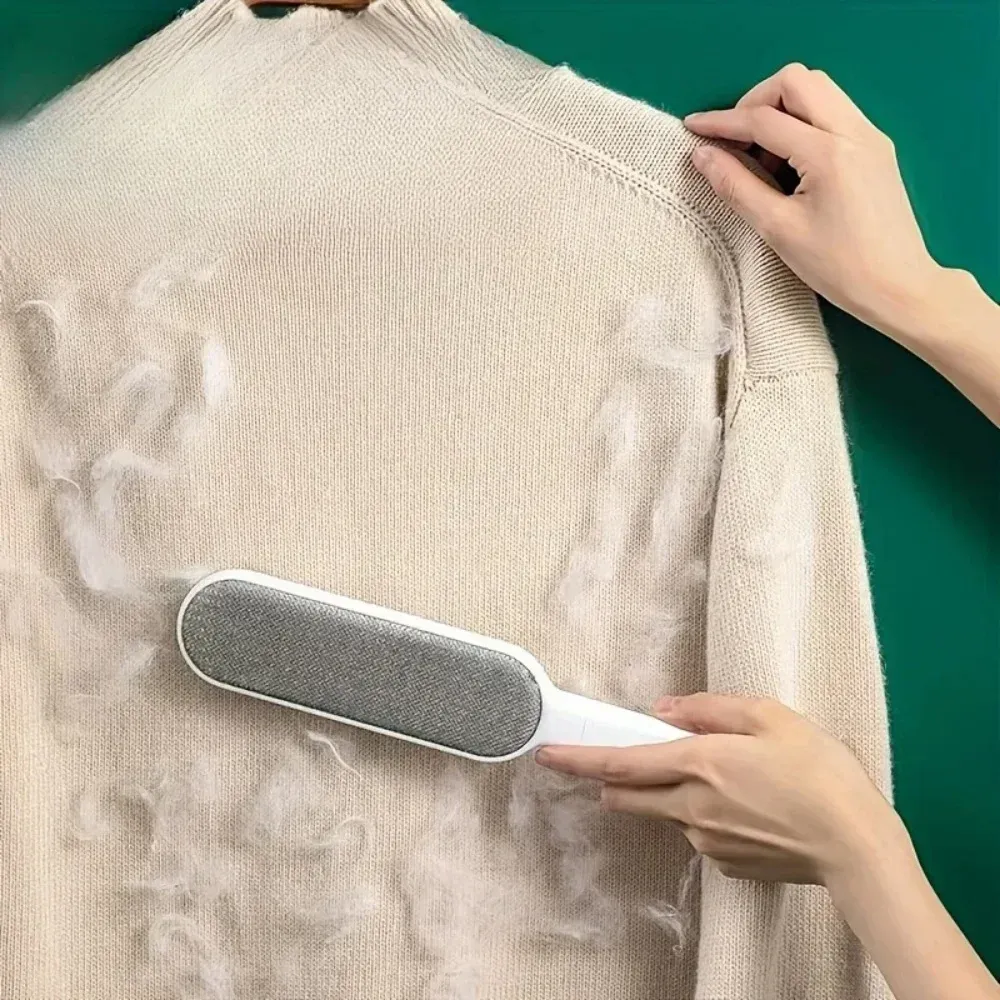 Brosse électrostatique pour vêtements et textiles