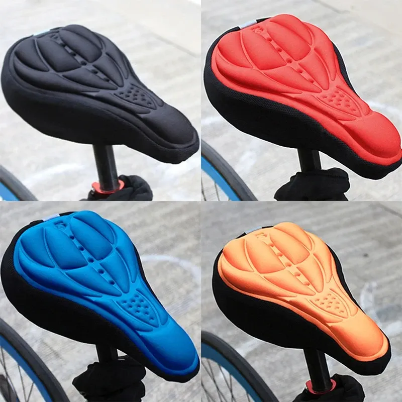 Housse de selle de vélo installée sur un vélo