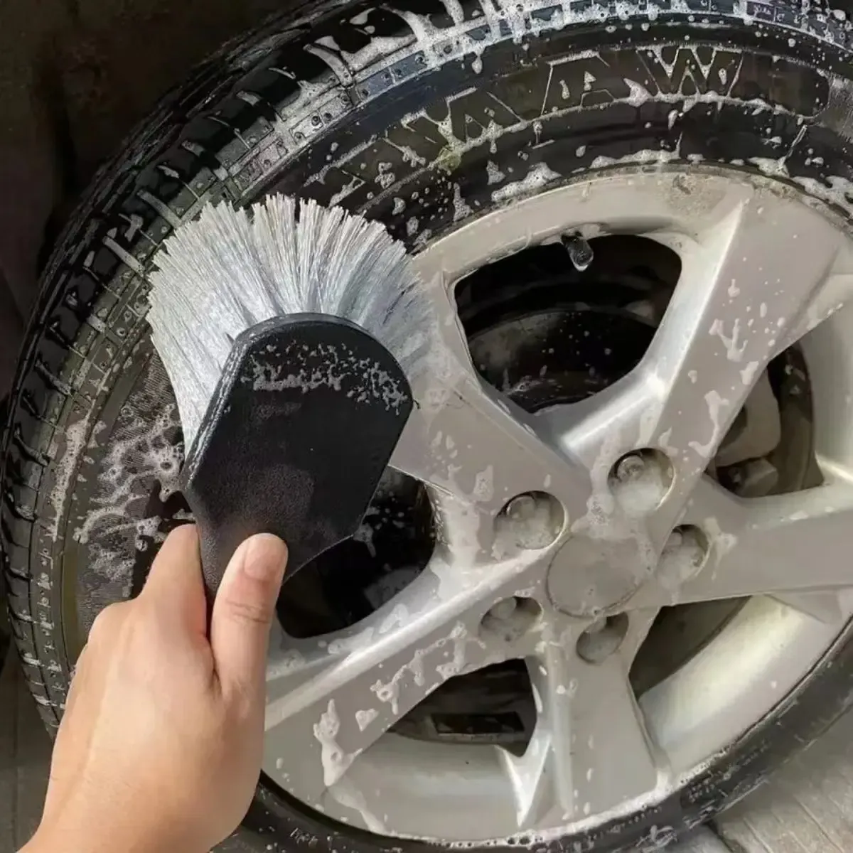 Brosse à manche court pour jantes de voiture, brosse de nettoyage de jantes, kit d'entretien pour jantes de véhicule 4