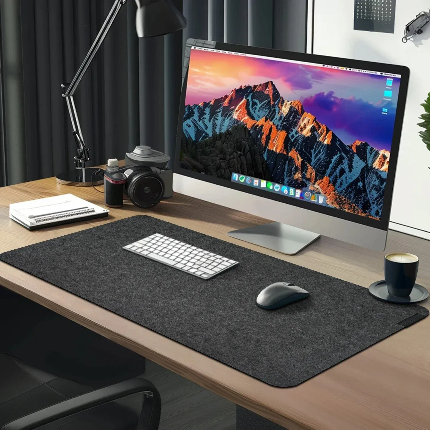 Tapis de bureau XXL en feutre vue d'ensemble