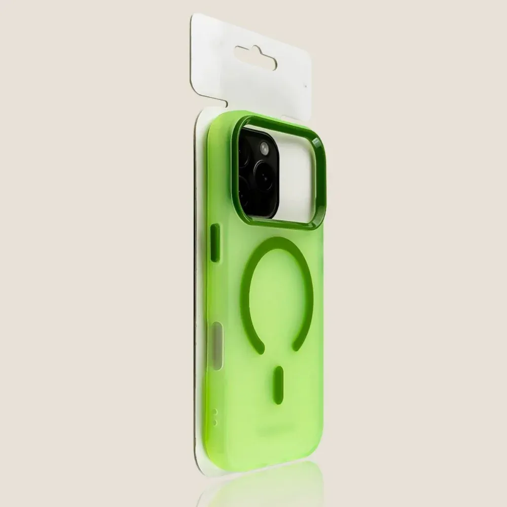 Détail de la coque transparente mate