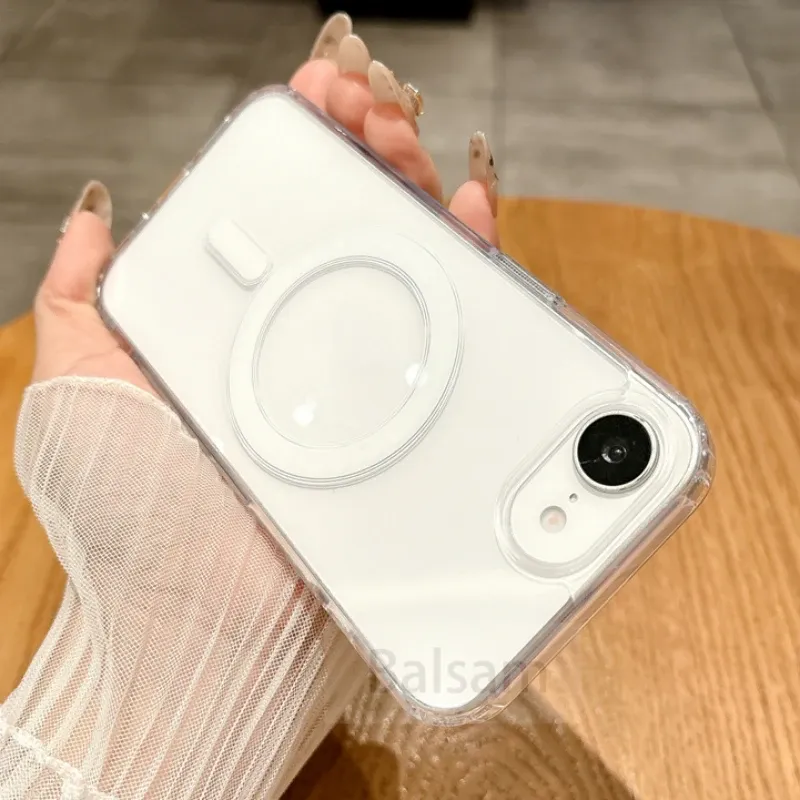 Coque transparente magnétique en gros plan