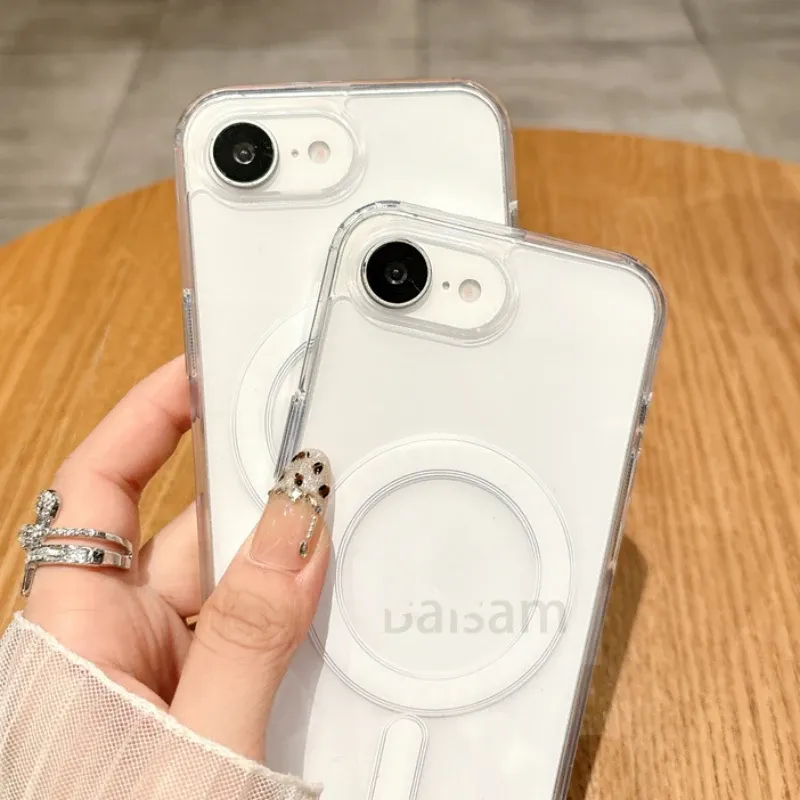 Coque transparente MagSafe sous différents angles