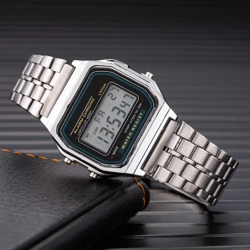 Montre numérique LED pour homme en acier inoxydable, design épuré et style business, disponible en or et argent 3