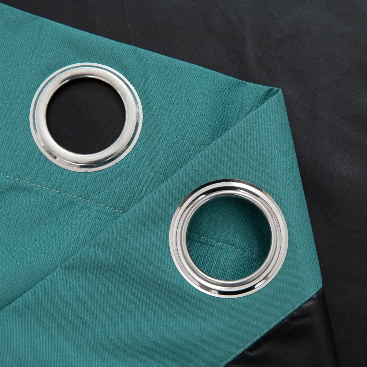 Harmonie des textiles avec le rideau occultant