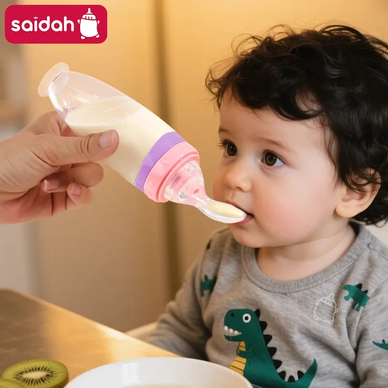 Distributeur de nourriture pour bébé, vue de détail