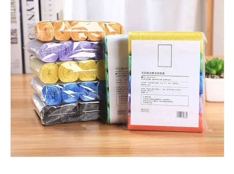 Sacs poubelles, ambiance du quotidien