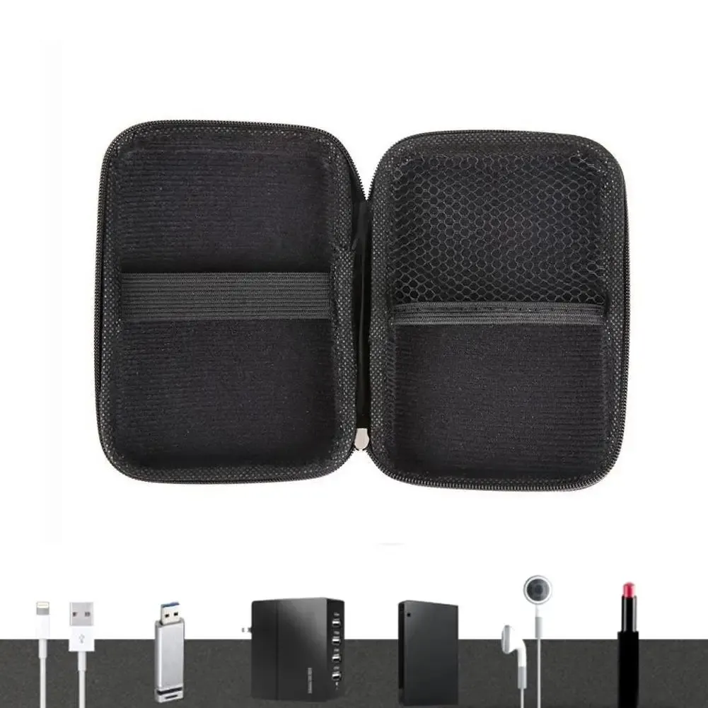 Étui noir compact pour accessoires nomades