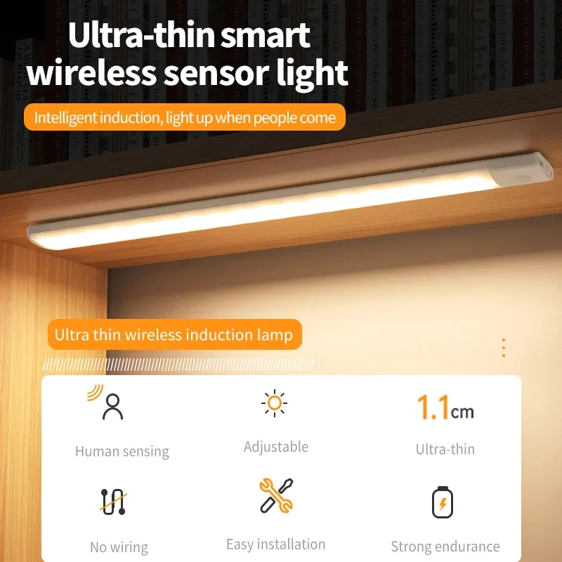 Veilleuse LED placée sous une armoire de cuisine