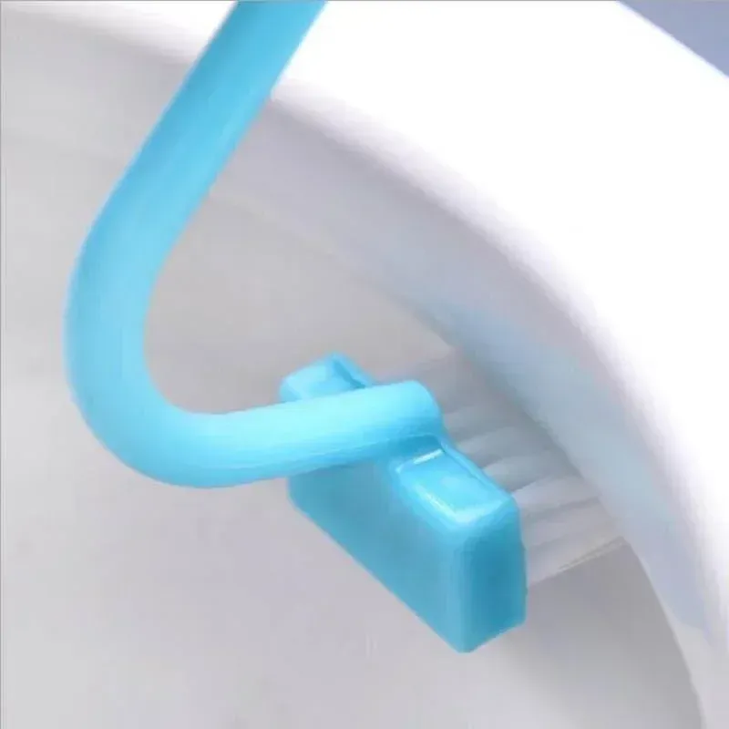 Brosse de toilette et accessoires de salle de bain