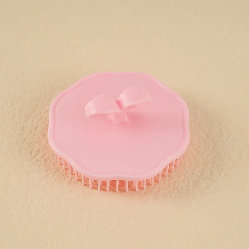 Brosse à shampoing dans une salle de bain