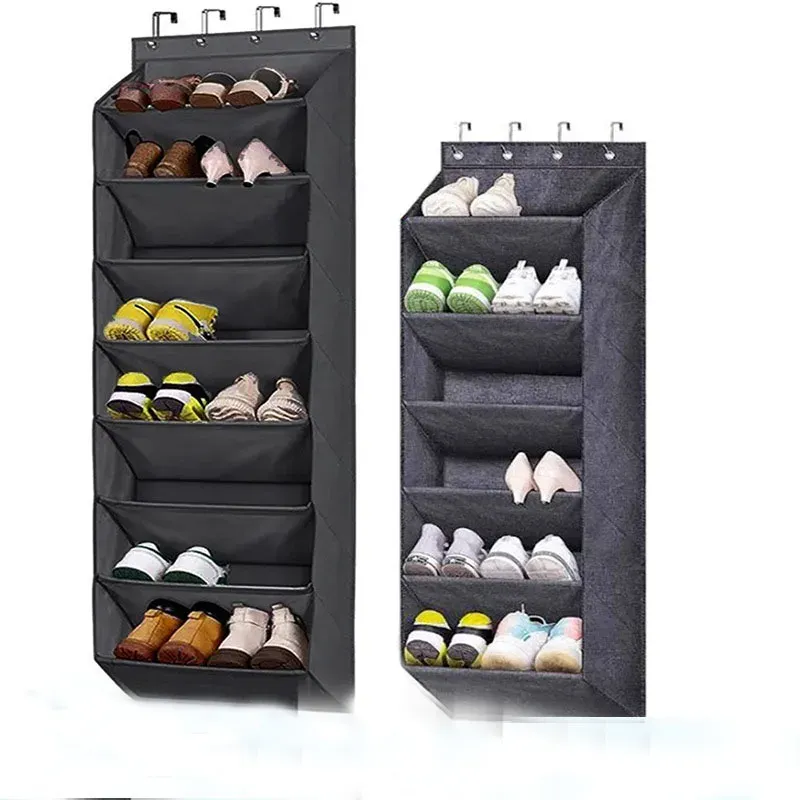 Détail des poches de l'organisateur à chaussures