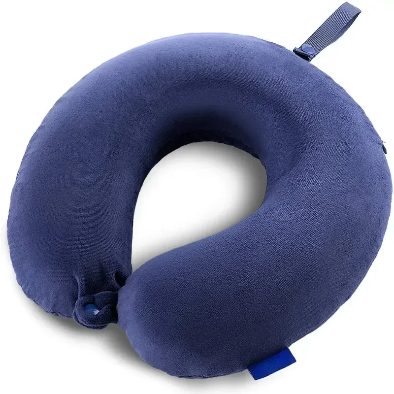 Oreiller de voyage en mousse à mémoire de forme avec sangle à pression et housse douce 1
