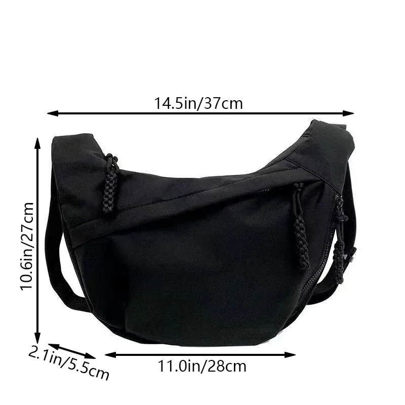 Sac hobo en nylon, vue latérale