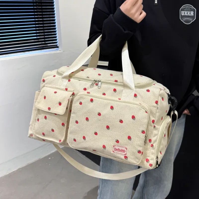 Sac en velours côtelé, mise en situation sportive