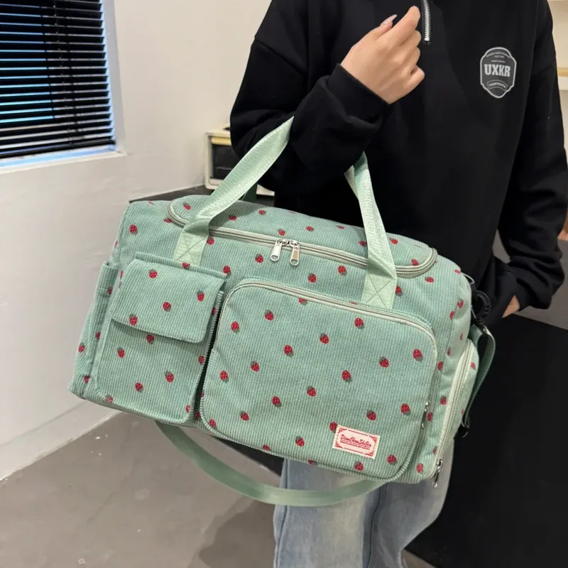 Sac en velours côtelé, vue rapprochée