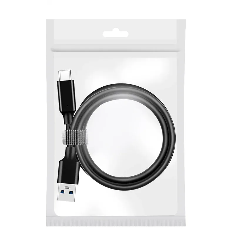 Câble USB-A vers USB-C présenté dans son ensemble